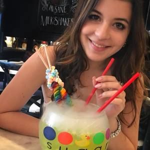 Meet your Posher, Maria